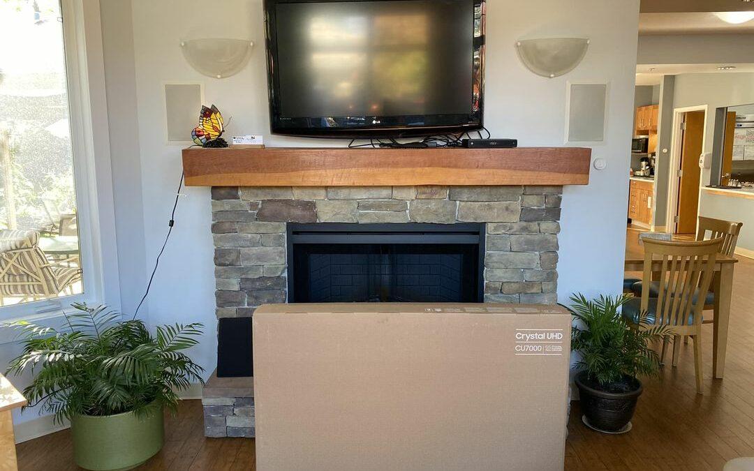 City Furniture Donates TV for Hospice Resident Families